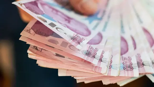 Emeklilere 4 Bin TL İkramiye: Kurban Bayramı Ödeme Tarihleri Belli Oldu